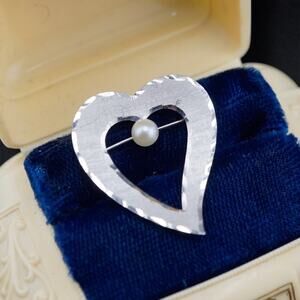 Vintage Wells Sterling Silver Open Heart Pearl Accent Brooch Pin Minimalist Love